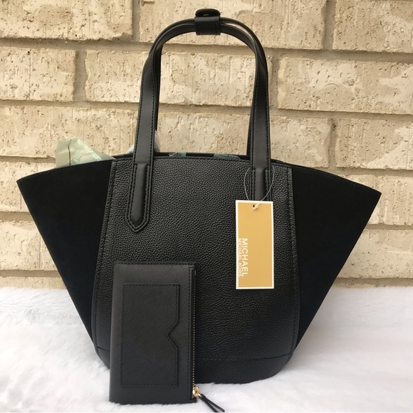 Michael Kors Purse And Wallet - Picture 10 of 11